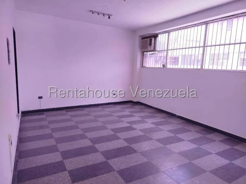 Local Comercial en Alquiler en Avenida Bolivar Norte, Carabobo - 4