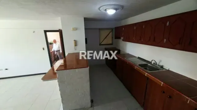 Residencias Bayona, Urb. Los Guayabitos, Naguanagua. - 6