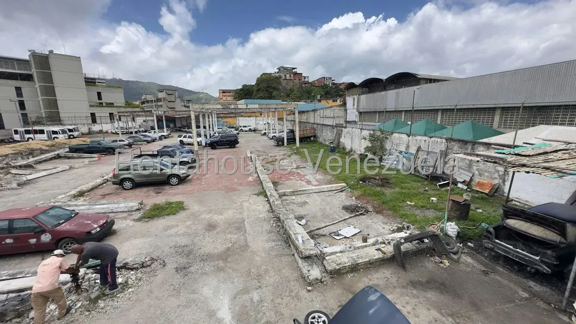 Terreno (Comercial) en Alquiler en Guaicay, Distrito Metropolitano - 21