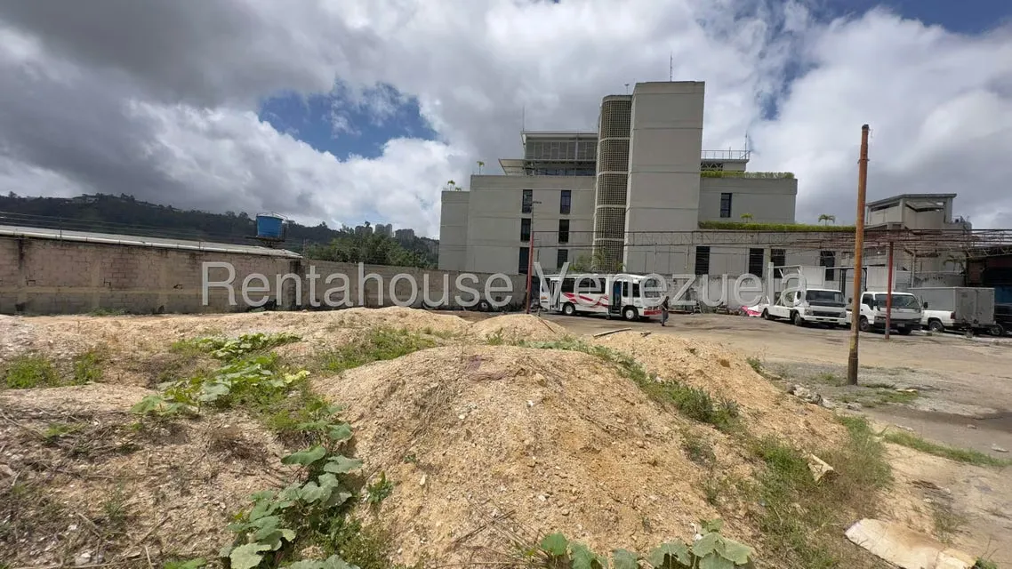 Terreno (Comercial) en Alquiler en Guaicay, Distrito Metropolitano - 4