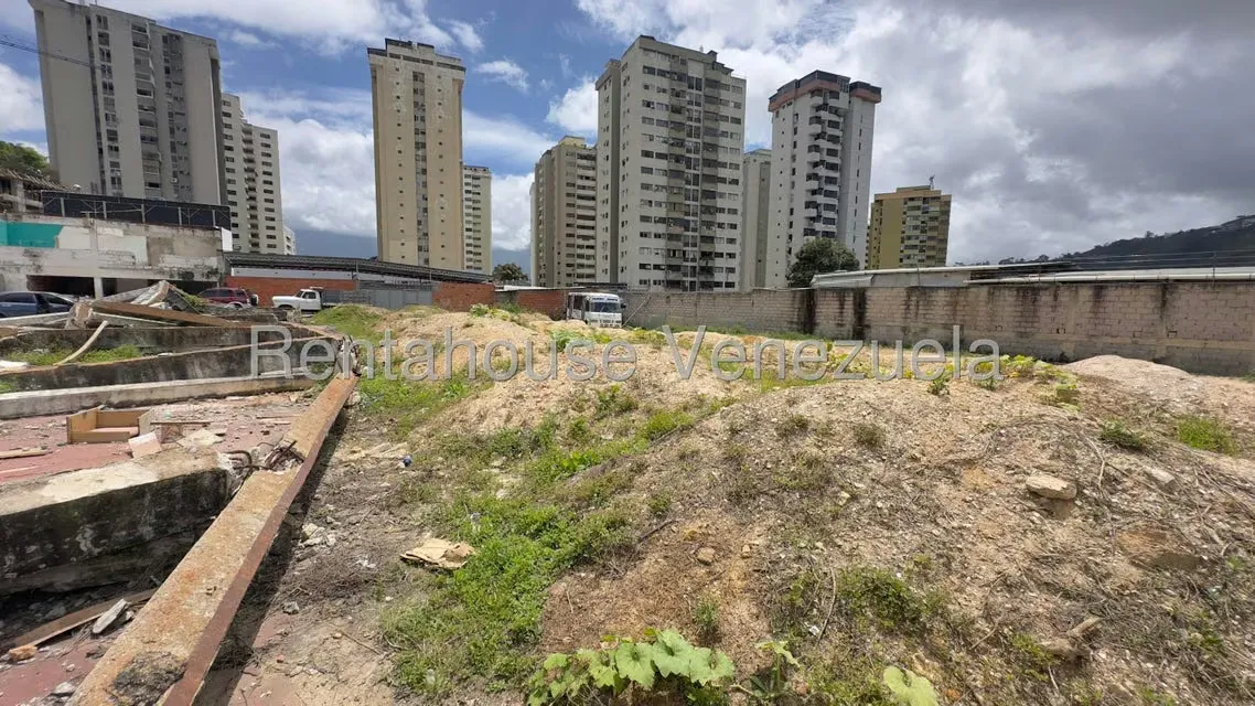 Terreno (Comercial) en Alquiler en Guaicay, Distrito Metropolitano - 6