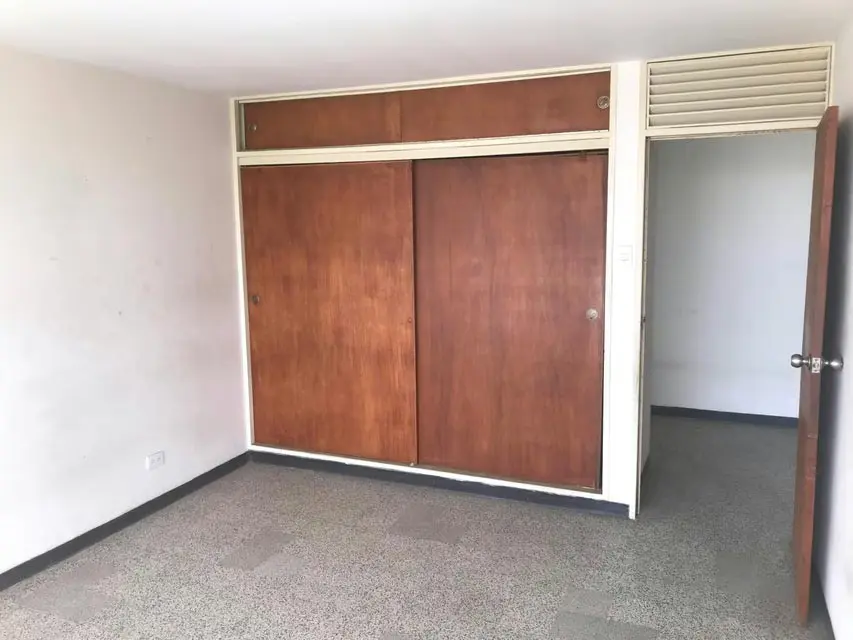 Local Comercial en Alquiler en Avenida Bella Vista, Zulia - 5