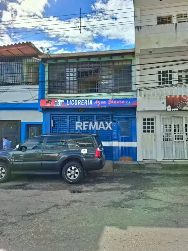 Se vende Casa doble propósito en Carrera 5 entre calle 12 y 13 Tariba