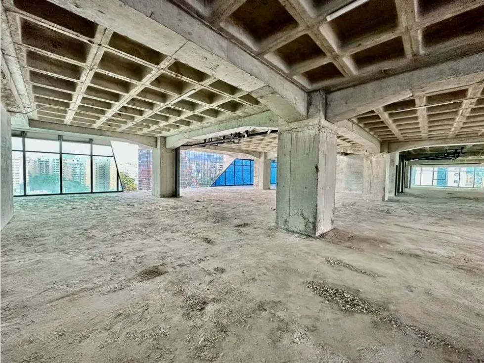 Se vende oficina 2.000m2 Las Mercedes - 2
