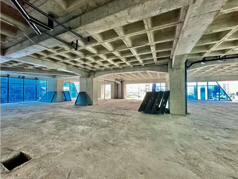 Se vende oficina 2.000m2 Las Mercedes - 4