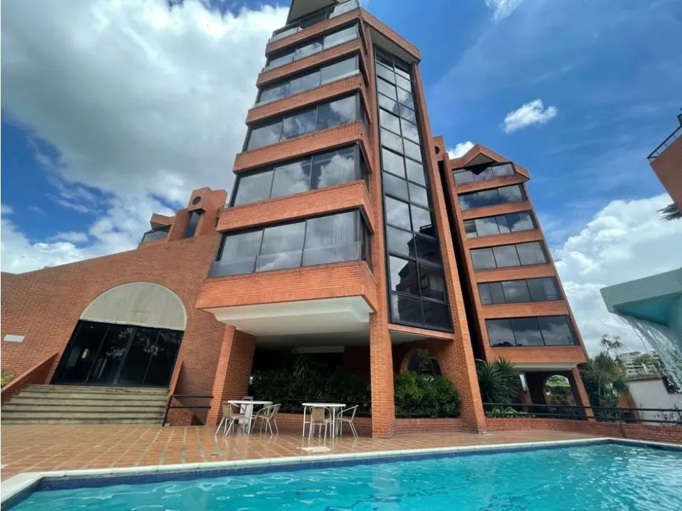 Vendo apto 350m2 5h+s/4b+s/4p Colinas de Valle Arriba 3233 - 2