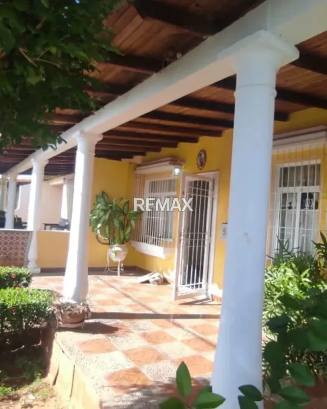 EN VENTA CASA EN VILLA COLONIAL, LOS CHACOS. - 2