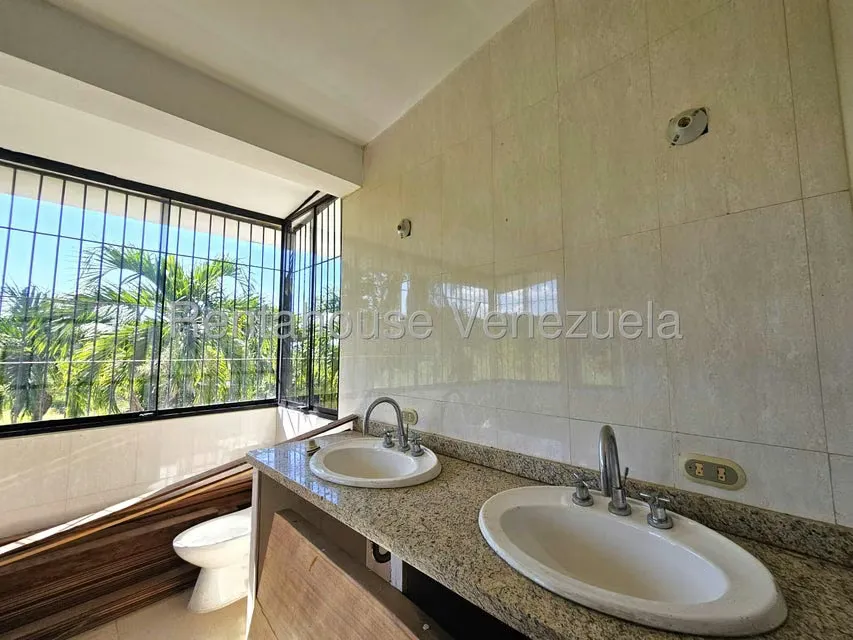 Comercial (Club Campestre) en Venta en Los Pinos, Lara - 26