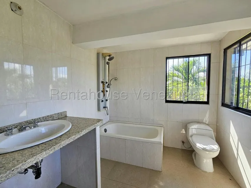 Comercial (Club Campestre) en Venta en Los Pinos, Lara - 30