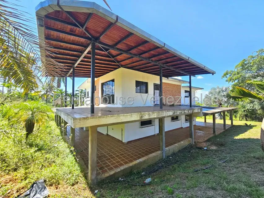 Comercial (Club Campestre) en Venta en Los Pinos, Lara - 35