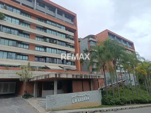 VENTA PH DUPLEX REMODELADO ESCAMPADERO 167MTS, 3H+S, 2.5B+S, 3E, MALETERO, HERMOSA VISTA AL AVILA 26-44 - 2
