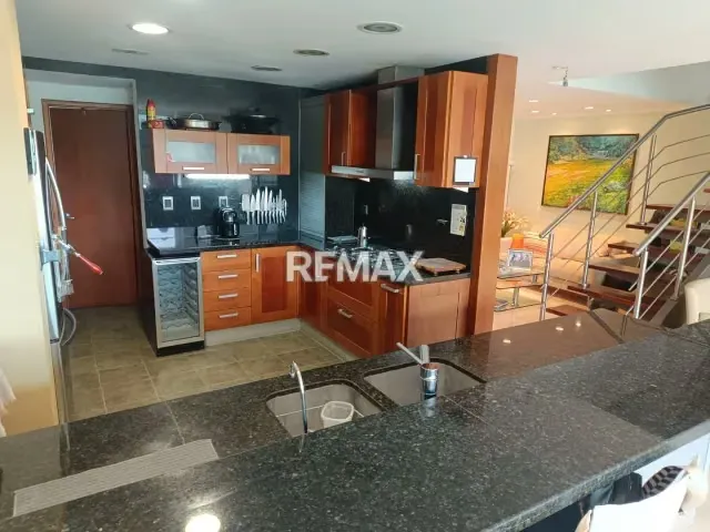 VENTA PH DUPLEX REMODELADO ESCAMPADERO 167MTS, 3H+S, 2.5B+S, 3E, MALETERO, HERMOSA VISTA AL AVILA 26-44 - 10