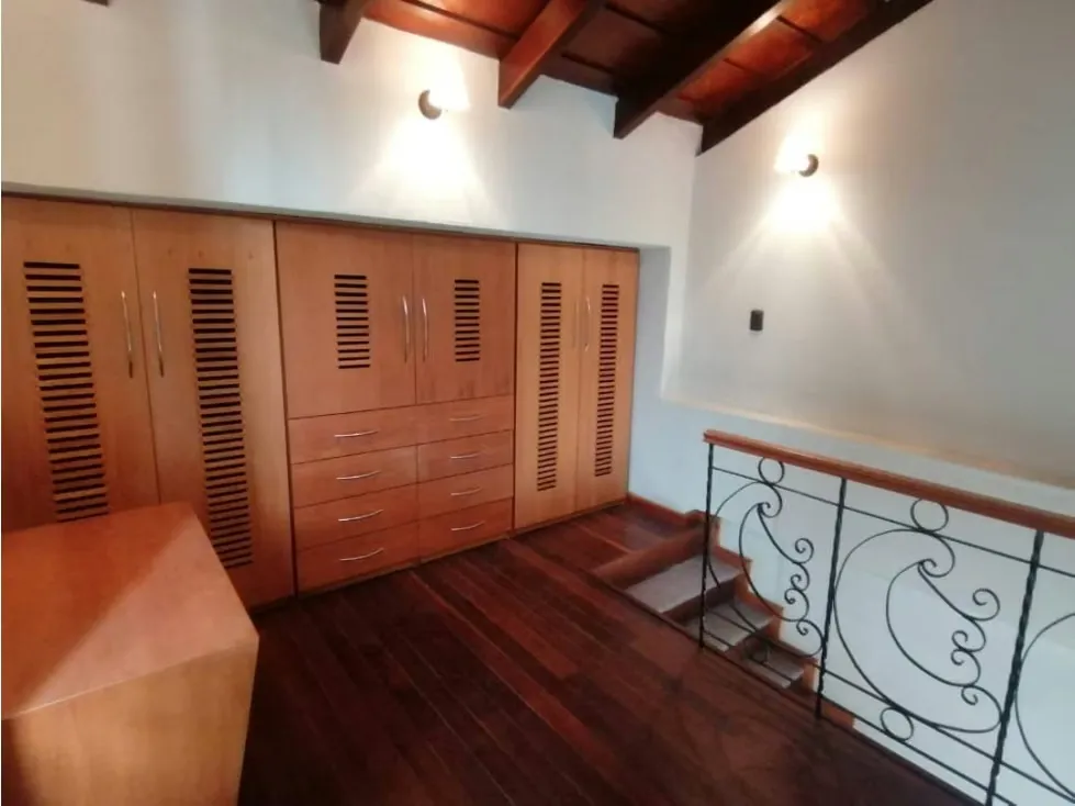 EN VENTA CASA EN LA FLORESTA 516m2 4h+s/4b+s/4p - 12