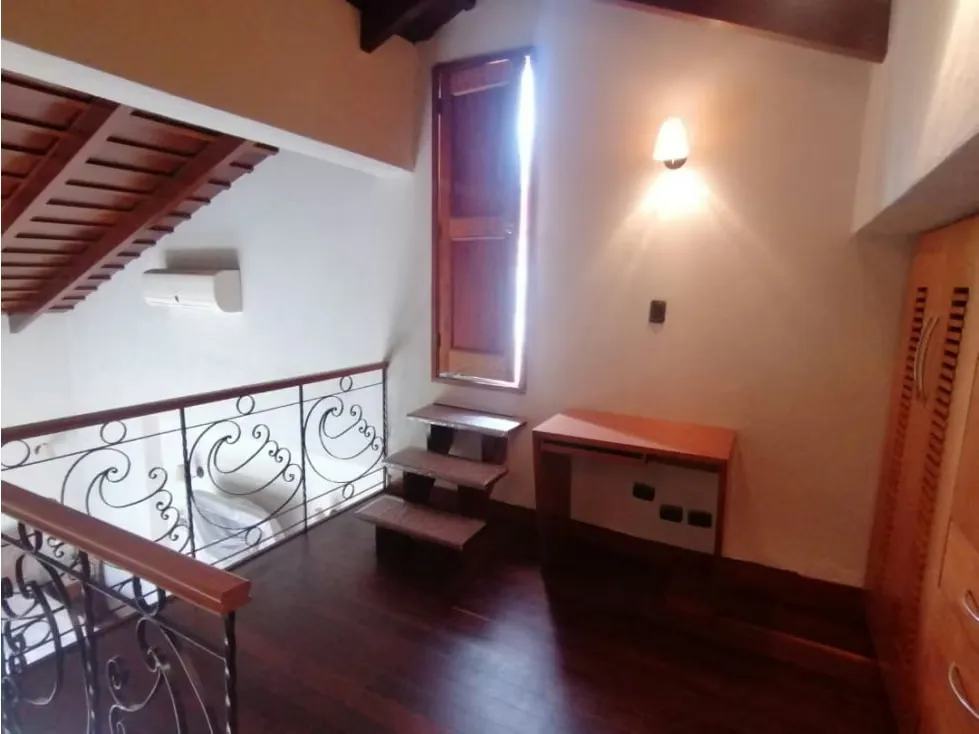 EN VENTA CASA EN LA FLORESTA 516m2 4h+s/4b+s/4p - 13
