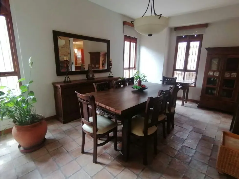 EN VENTA CASA EN LA FLORESTA 516m2 4h+s/4b+s/4p - 6