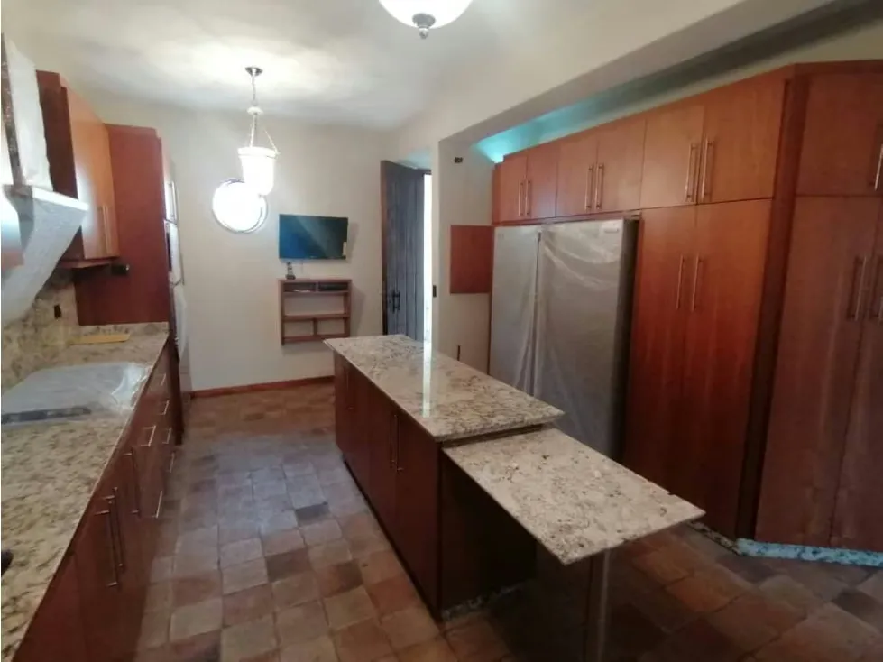EN VENTA CASA EN LA FLORESTA 516m2 4h+s/4b+s/4p - 10