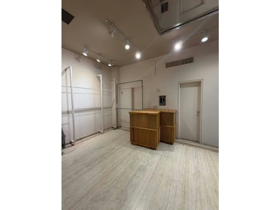 Local Comercial en Venta en el C.C San Ignacio 55 Mts2 - 15