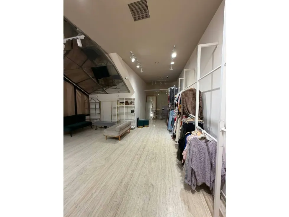 Local Comercial en Venta en el C.C San Ignacio 55 Mts2 - 5