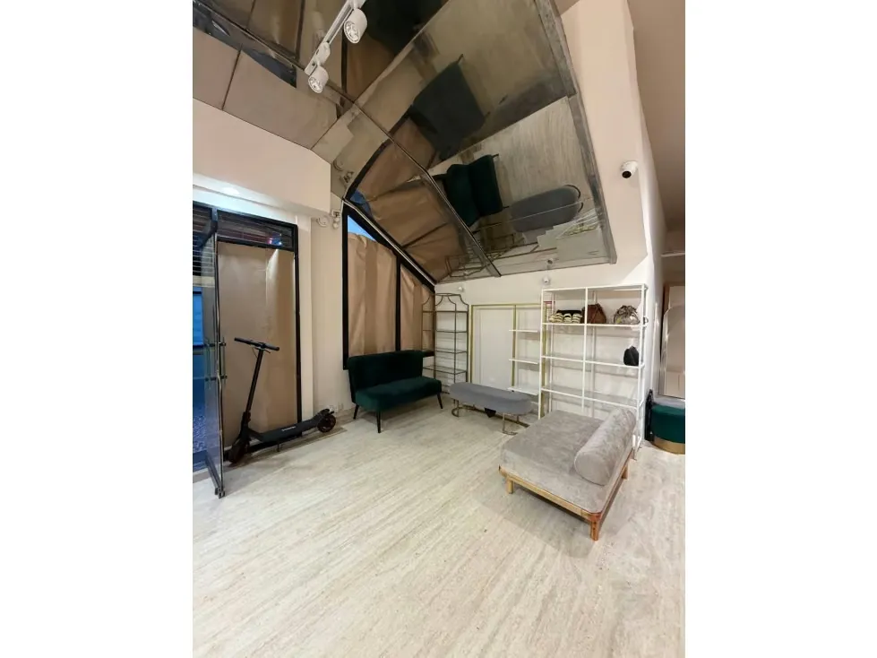 Local Comercial en Venta en el C.C San Ignacio 55 Mts2 - 10
