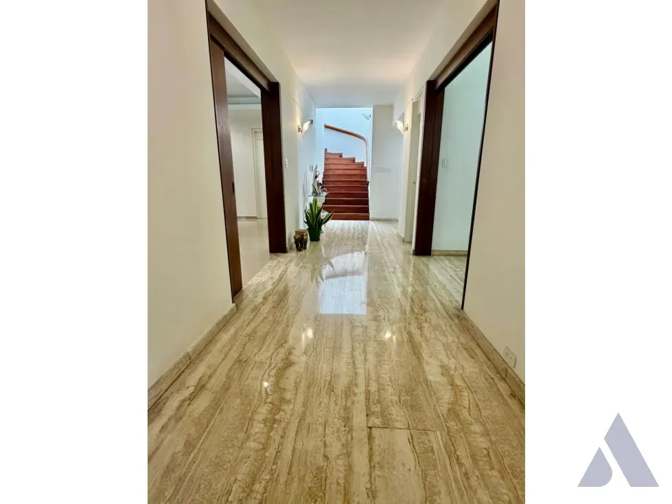 Se vende casa 730m2 4h/6b/4p Caurimare 4790 - 36