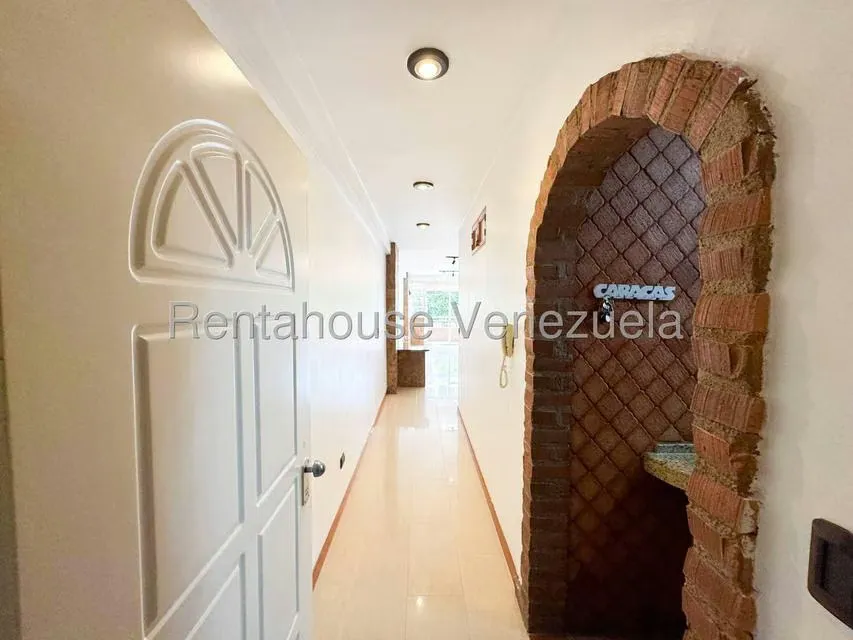 Apartamento (1 Nivel) en Alquiler en Los Naranjos de Las Mercedes, Distrito Metropolitano - 2
