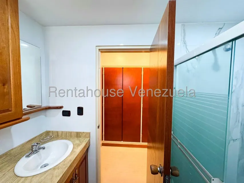 Apartamento (1 Nivel) en Alquiler en Los Naranjos de Las Mercedes, Distrito Metropolitano - 23