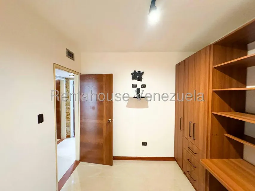 Apartamento (1 Nivel) en Alquiler en Los Naranjos de Las Mercedes, Distrito Metropolitano - 32