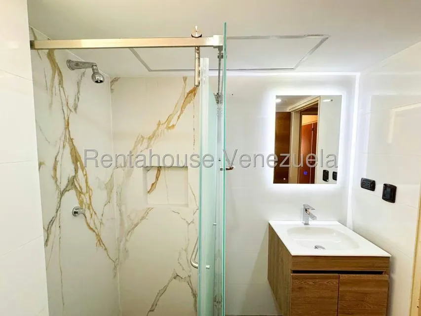 Apartamento (1 Nivel) en Alquiler en Los Naranjos de Las Mercedes, Distrito Metropolitano - 34