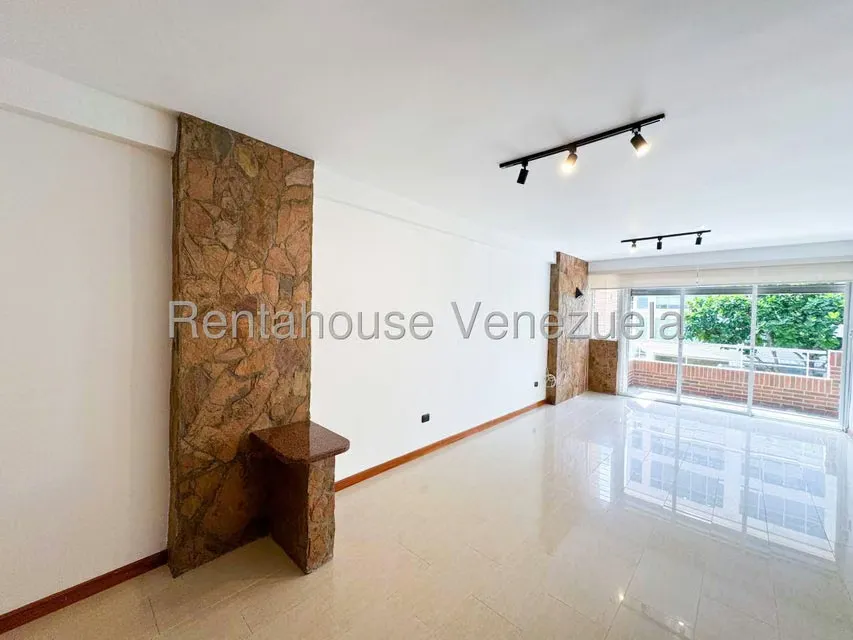 Apartamento (1 Nivel) en Alquiler en Los Naranjos de Las Mercedes, Distrito Metropolitano - 5