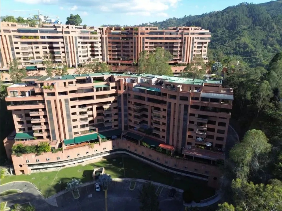 En Venta o Alquiler Apartamento PH en La Tahona, Baruta, Caracas