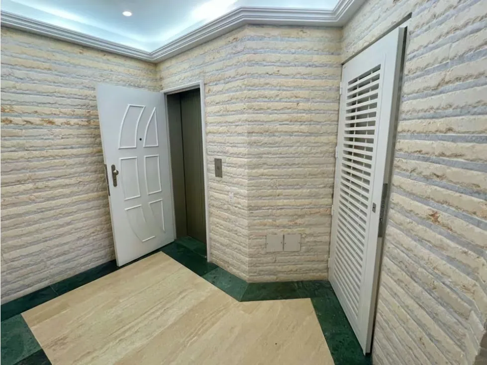 En Venta o Alquiler Apartamento PH en La Tahona, Baruta, Caracas - 2