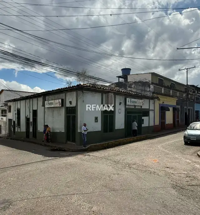 CASA ESQUINERA EN VENTA