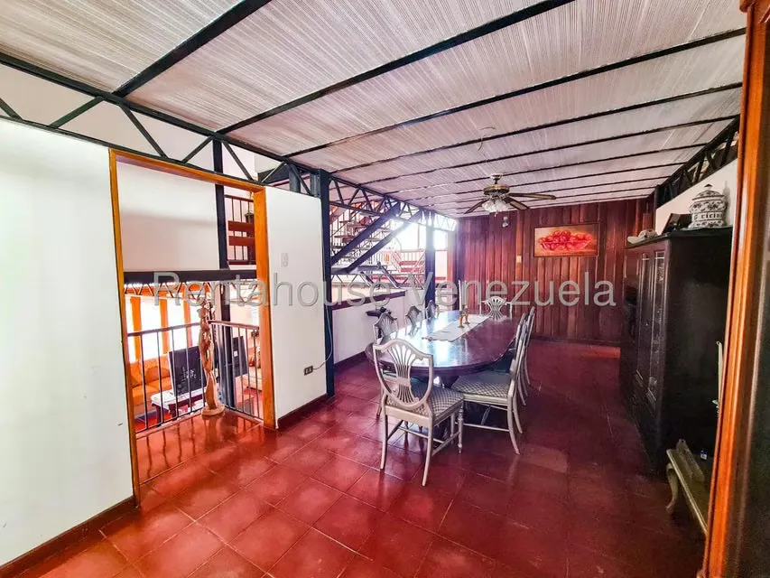 Casa (Multipes Niveles) en Venta en Prados del Este, Distrito Metropolitano - 17