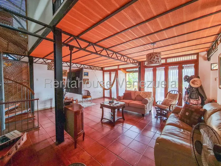 Casa (Multipes Niveles) en Venta en Prados del Este, Distrito Metropolitano - 8