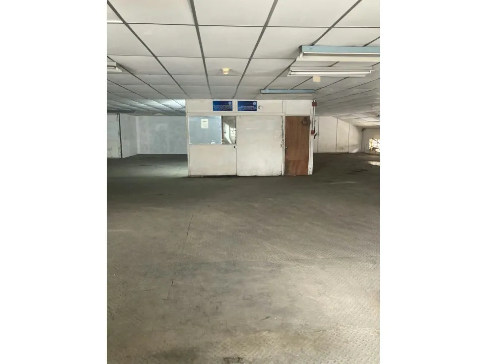 Alquilo mezzanina 450m2 Boleita 8652 - 12
