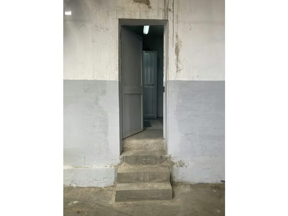 Alquilo mezzanina 450m2 Boleita 8652 - 15