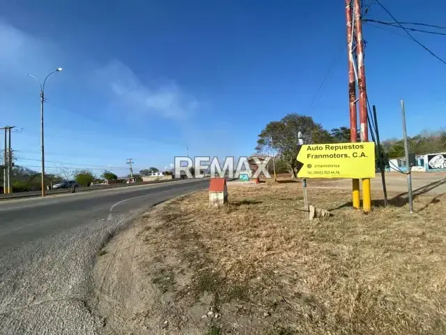 TERRENO POTENCIAL PARA INVERSIÓN COMERCIAL