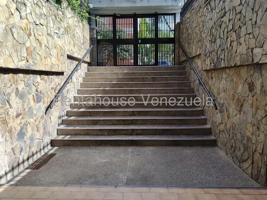 Apartamento (1 Nivel) en Alquiler en El Hatillo, Distrito Metropolitano - 2