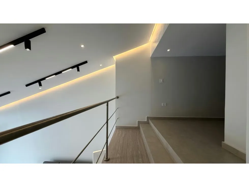 En Venta PH Santa Fe Norte 200M2, calle cerrada. 4H+3B+2PE - 25