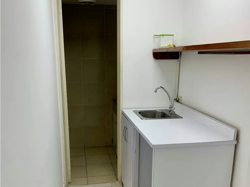 ALQUILER OFICINA SABANA GRANDE 50m2 (YG) - 12