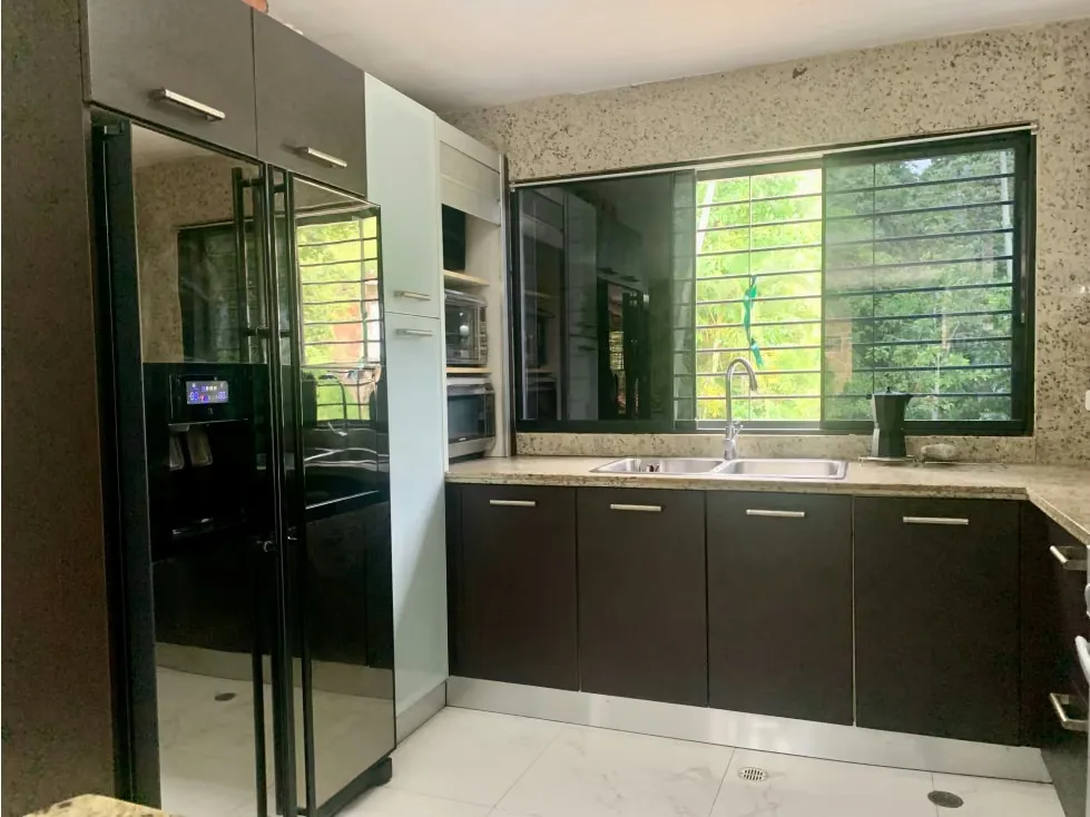En venta townhouse en La Union, El Hatillo 577M ² 4h+5baños - 12
