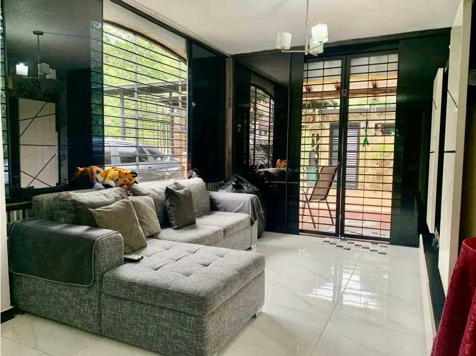 En venta townhouse en La Union, El Hatillo 577M ² 4h+5baños - 5