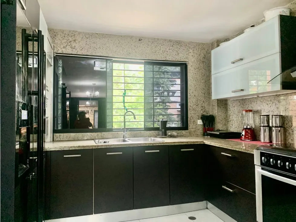 En venta townhouse en La Union, El Hatillo 577M ² 4h+5baños - 10