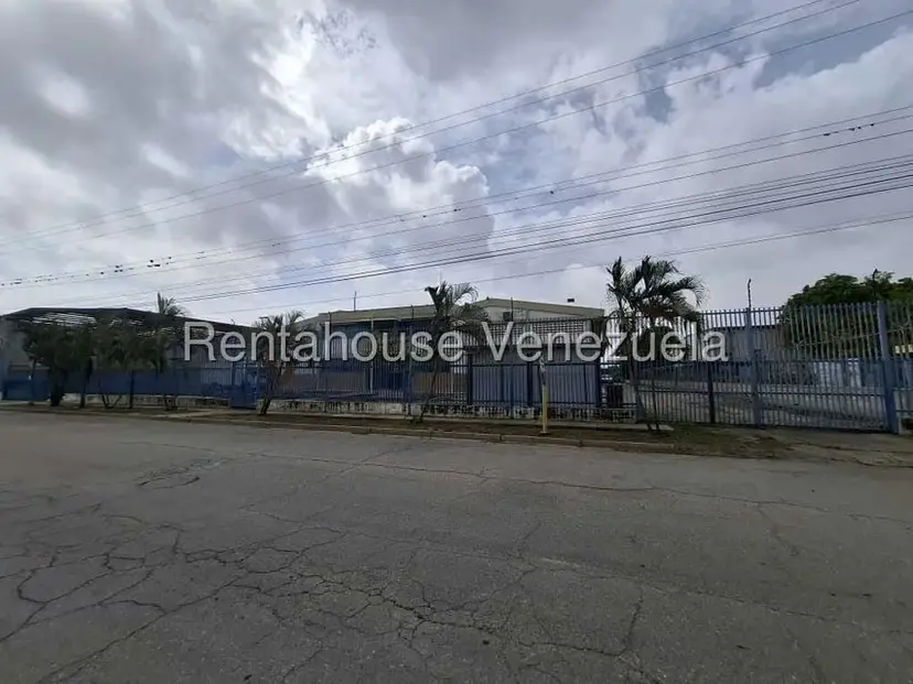 Comercial (Galpon - Deposito) en Alquiler en Zona Industrial 2, Lara