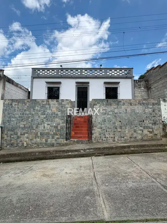Hermosa Casa en en corazón de Escuque detrás del CDI EN VENTA