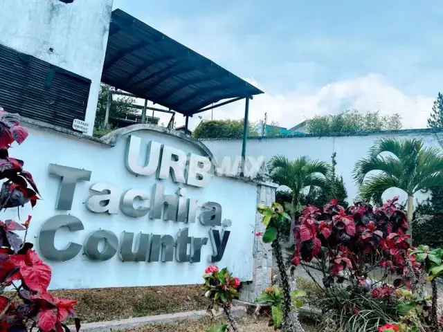 SE VENDEN PARCELA N19 Ó TERRENO EN EXCLUSIVA Urbanización Tachira Country, Calle 1 , Pirineos II