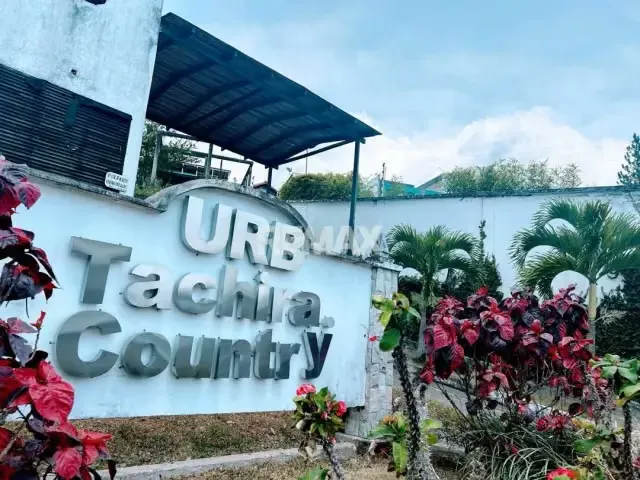 SE VENDEN PARCELA N19 Ó TERRENO EN EXCLUSIVA Urbanización Tachira Country, Calle 1 , Pirineos II