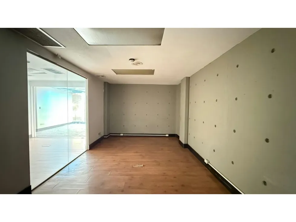 Se vende oficina 712m² Prados del Este - 3