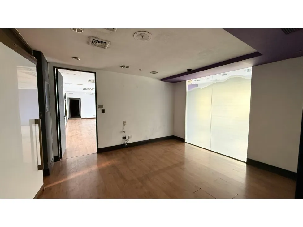 Se vende oficina 712m² Prados del Este - 4