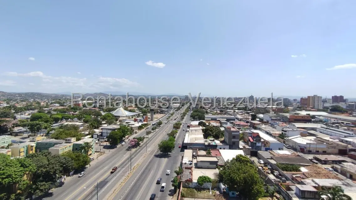 Oficina en Venta en Centro, Lara - 18